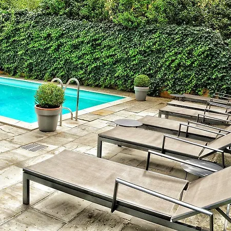 Zima Hotel 3*